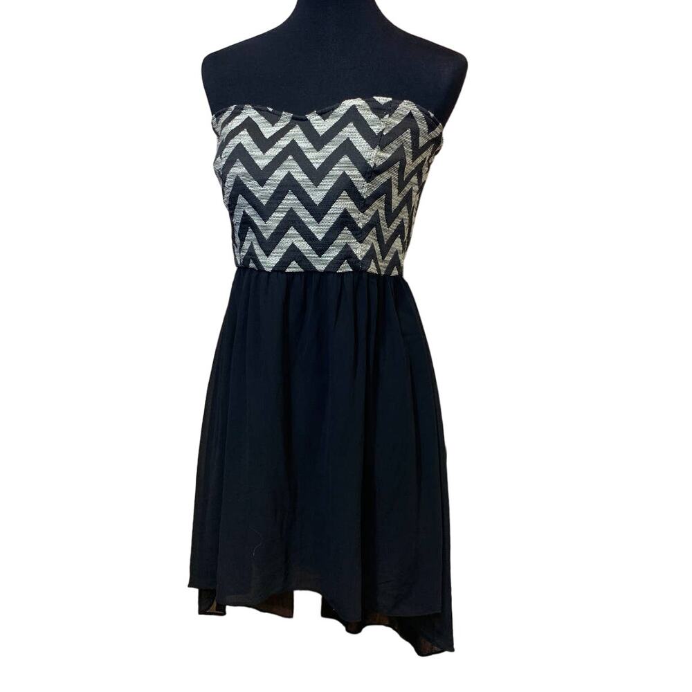Tini Lili Large Strapless Chevron Zig Zag Hi Low Flowy Lined Formal Dress